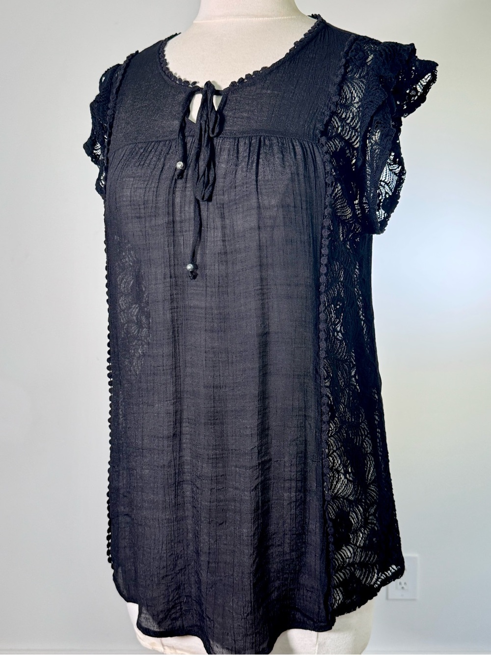 Black Lace Inset Boho Tunic Top Flutter Sleeve Keyhole Tie High-Low Gauze L